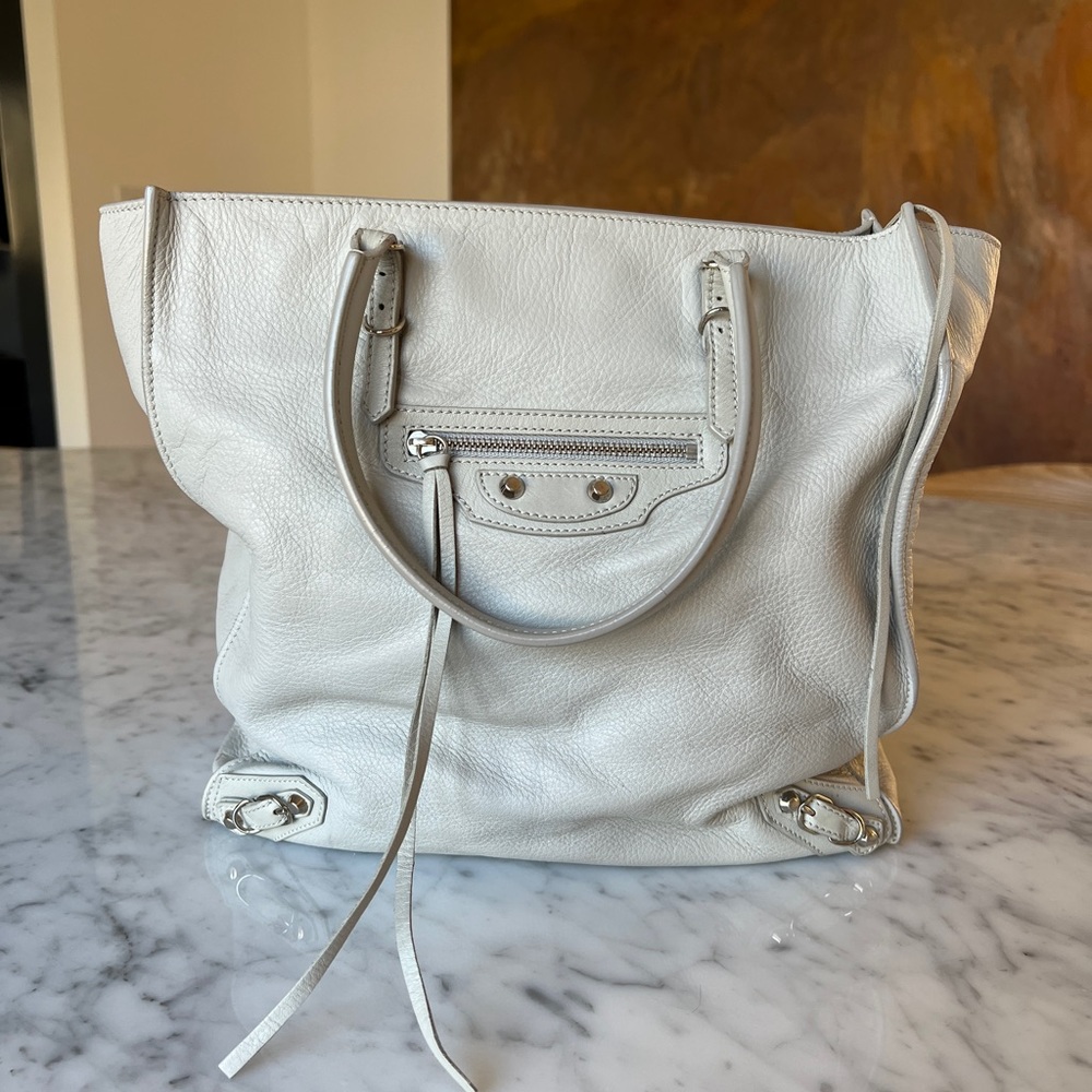 BALENCIAGA
Light grey CALFSKIN PAPIER A5